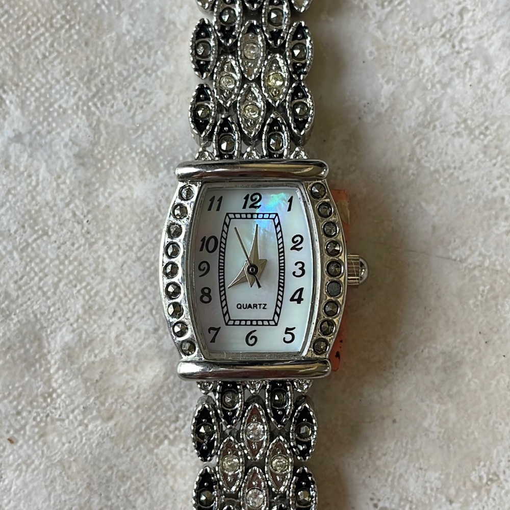 Fashion lady Crystal Stones Watch